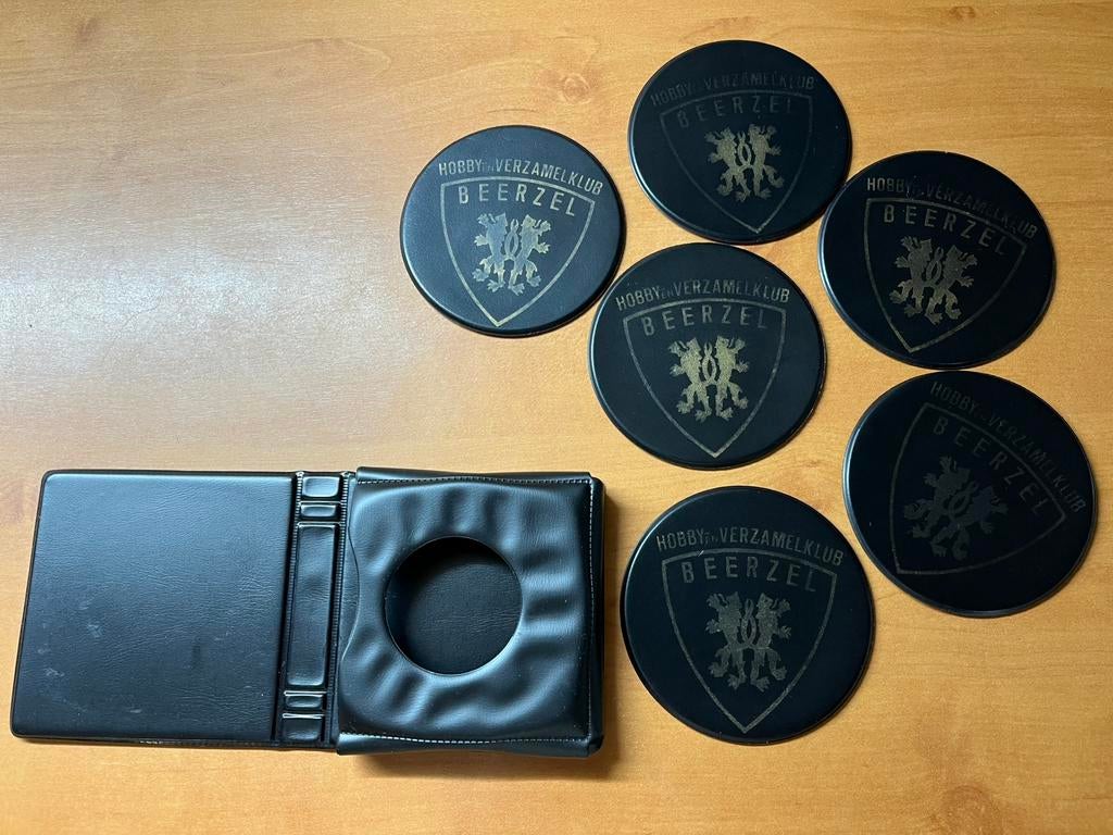Oude onderleggers vd Hobby en Verzamelklub Beerzel, Ophalen of Verzenden, Zo goed als nieuw