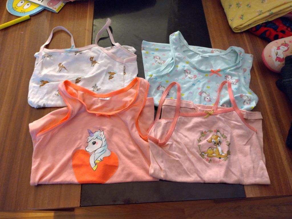 lot de 4 sous vêtement fille 3-4ans, Enlèvement ou Envoi, Comme neuf, Fille, Vêtements de nuit ou Sous-vêtements
