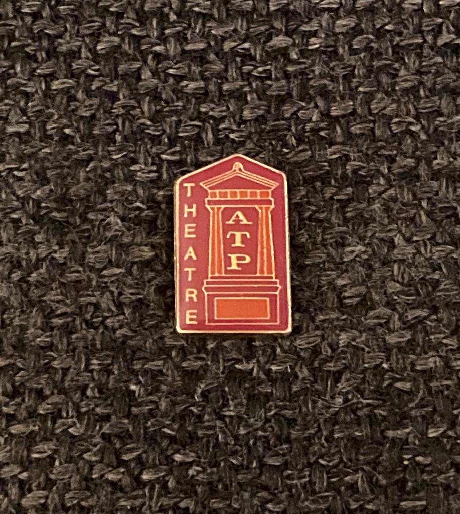 PIN - THEATRE ATP, Envoi, Utilisé, Autres sujets/thèmes, Insigne ou Pin's