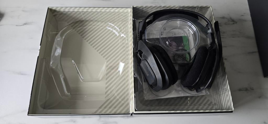 XBOX ASTRO A50 WIRELESS + BASE STATION, Computers en Software, Ophalen, Zo goed als nieuw
