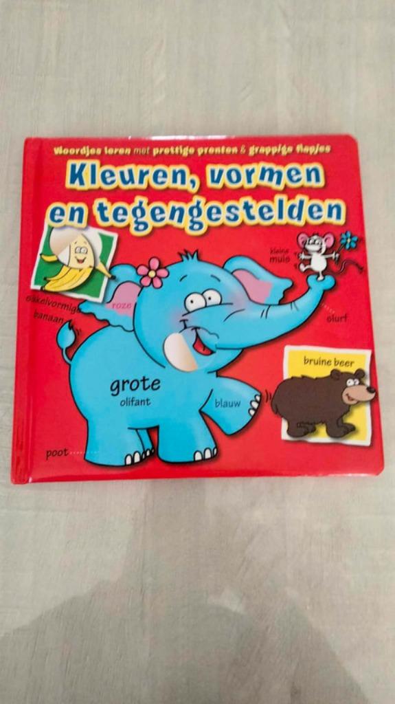 Livre couleurs formes et contraires, Enlèvement ou Envoi, Comme neuf, Livre à déplier, à toucher ou à découvrir, 2 à 3 ans