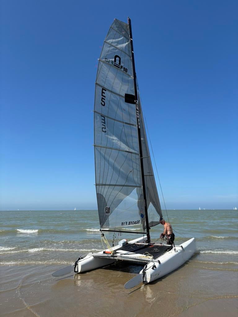 Nacra catamarang F18, Enlèvement, Utilisé