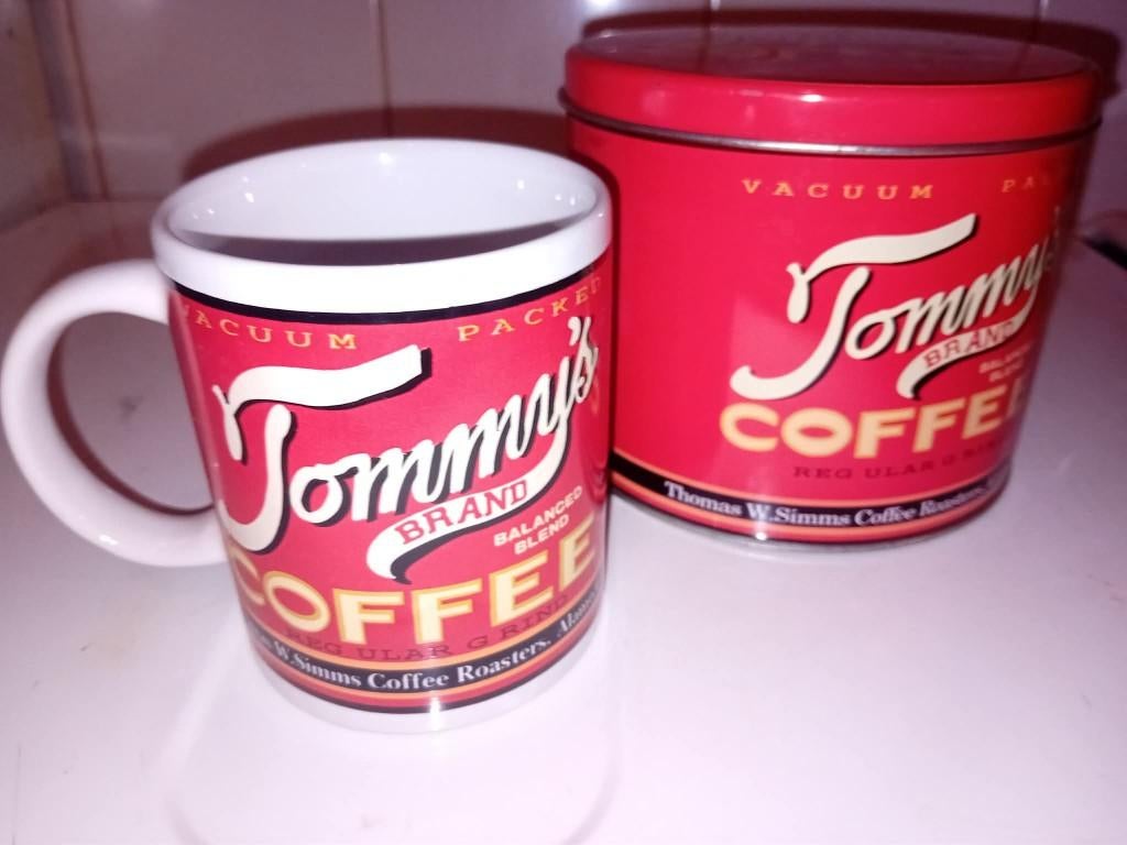 blikken doos met mok tommy's brand, Verzamelen, Ophalen of Verzenden, Nieuw, Beschuit, Overige merken