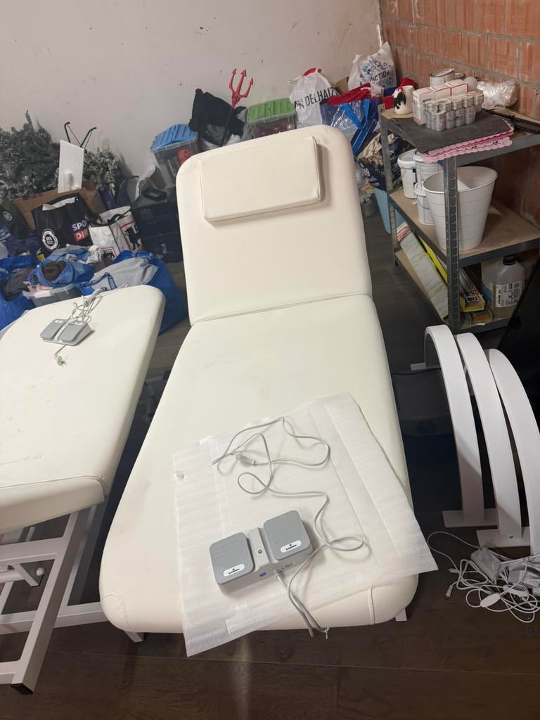 Elektrische behandeltafel te koop, Sport en Fitness, Massageproducten, Ophalen, Zo goed als nieuw