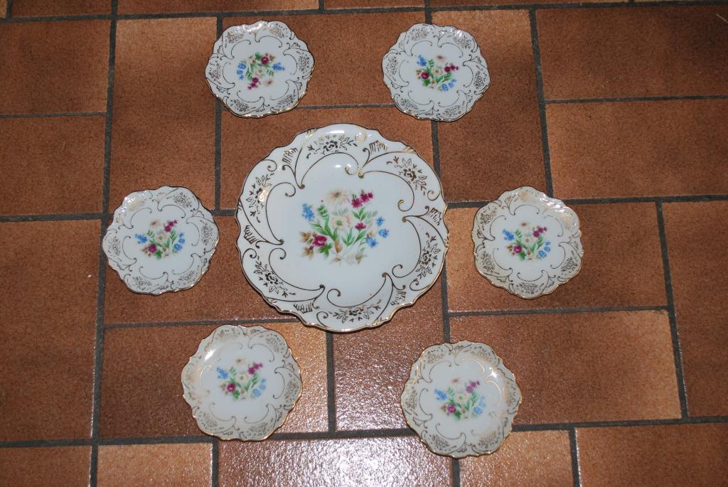 Ancien service à pralines et 6 assiettes en porcelaine TBon, Enlèvement