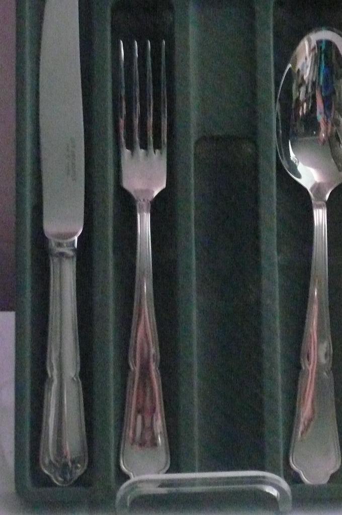 78 delig bestek Degrenne "contour" lees tekst!, Huis en Inrichting, Ophalen of Verzenden, Nieuw, Inox of Chroom, Vaatwasserbestendig