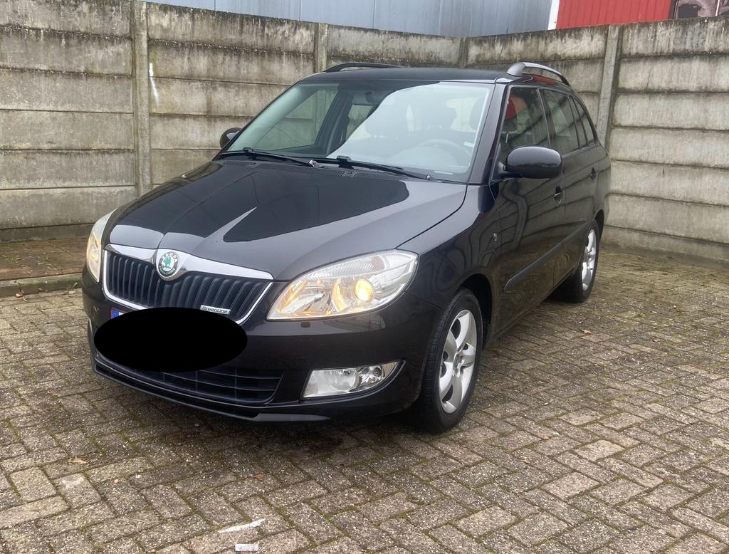 Skoda Fabia Combi 1.2TDI | 2011 | 184.000km | trekhaak, Auto's, Voorwielaandrijving, Euro 5, Stof, Zwart