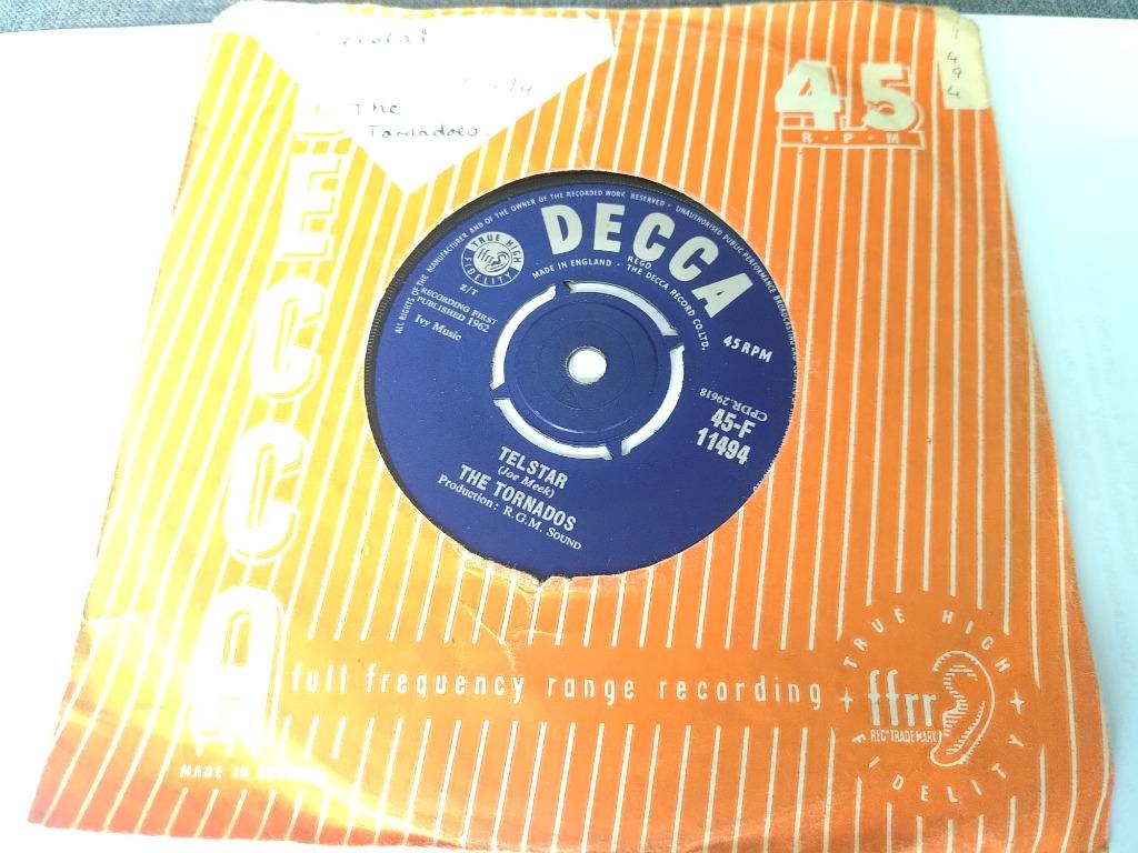 45T THE TORNADOS--TELSTAR----, Cd's en Dvd's, Ophalen of Verzenden, Gebruikt, Pop
