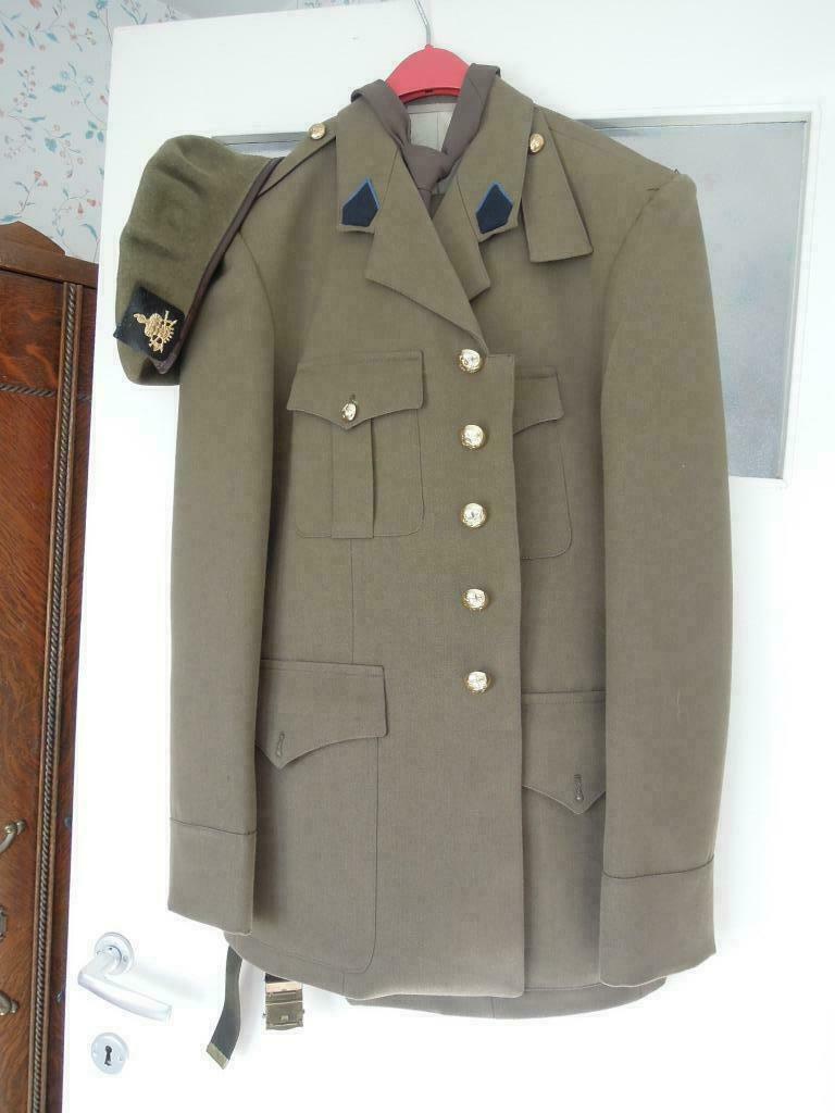militair legeruniform baret broek riem das miletaria, Ophalen of Verzenden, Landmacht