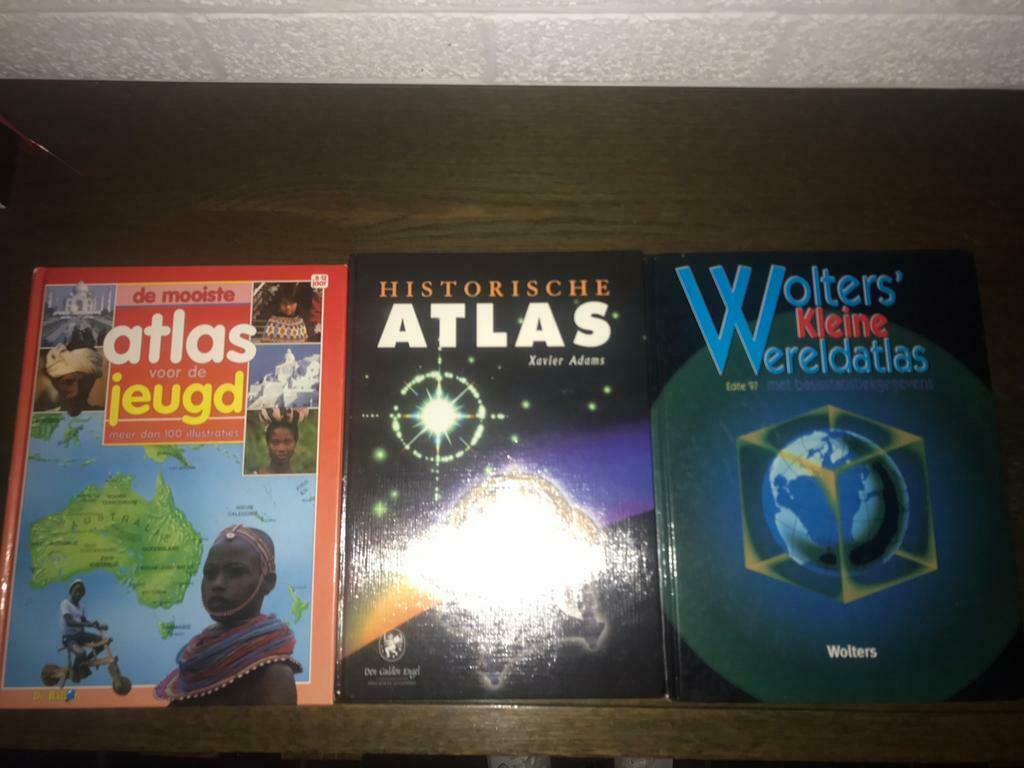 Atlassen, Boeken, Ophalen, Gelezen