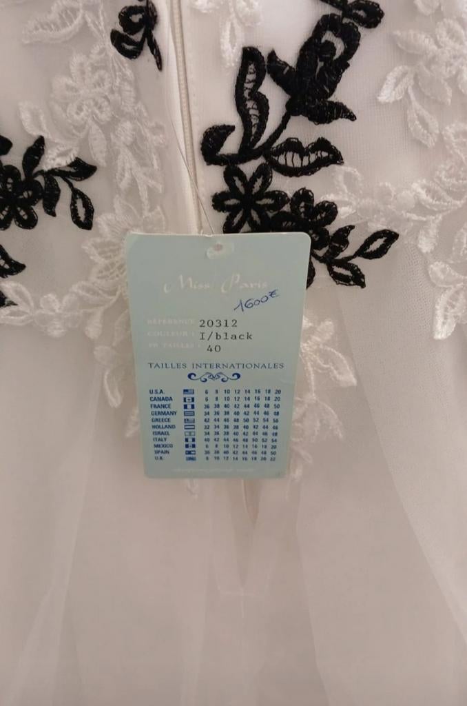 Robe de mariée Miss Paris, Enlèvement, Robe de mariée