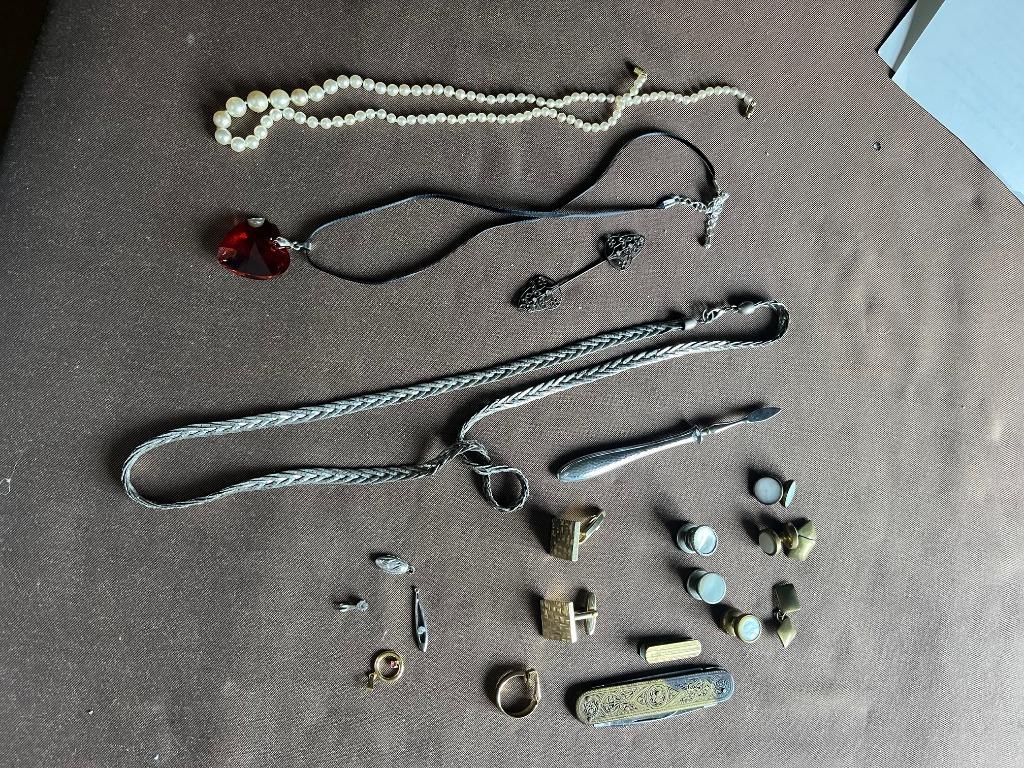 LOT colliers, boutons de manchette, canif, épingle cravate.., Enlèvement ou Envoi, Utilisé