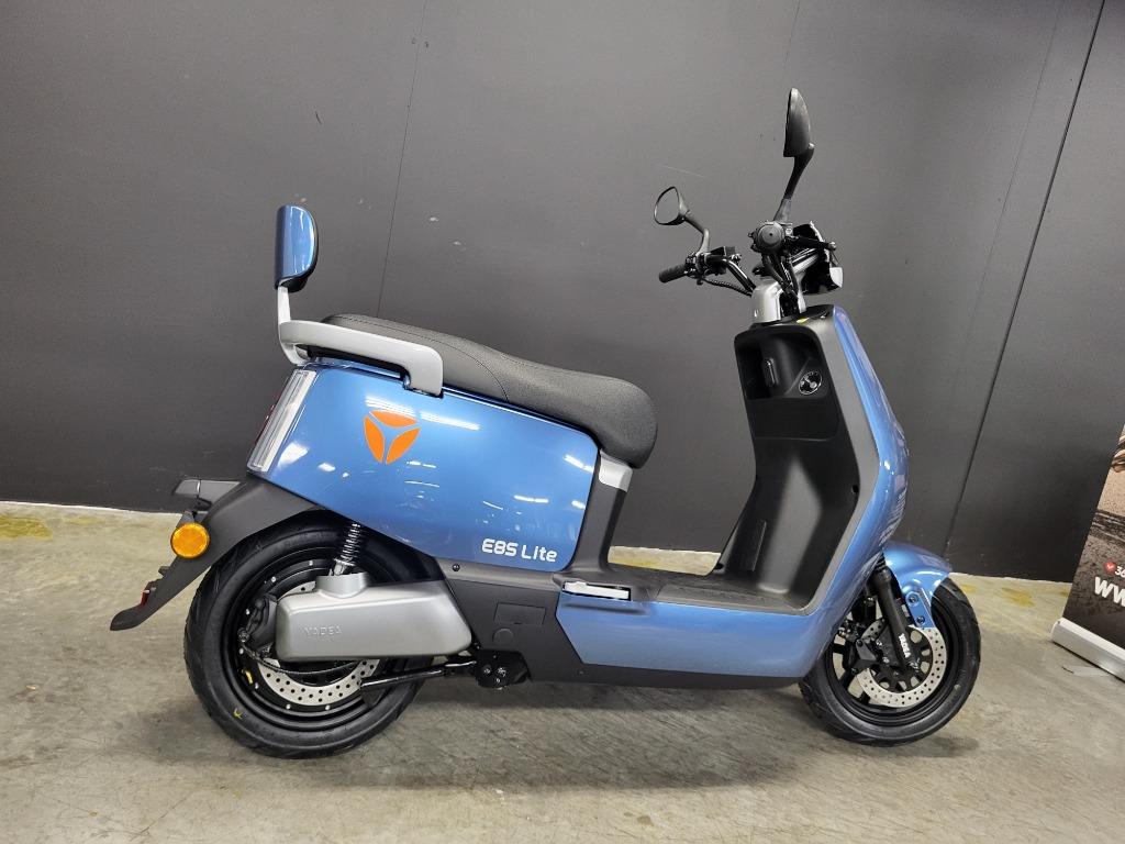 Yadea E8S Lite 2025 (25km/u) (2j garantie), Bedrijf, Scooter