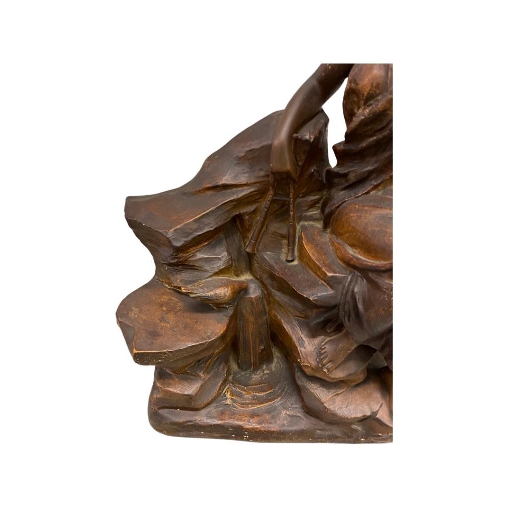 Sculpture en Plâtre Carli : Femme Assise avec Cruche Oiseau, Antiquités & Art, Antiquités | Céramique & Poterie, Enlèvement ou Envoi