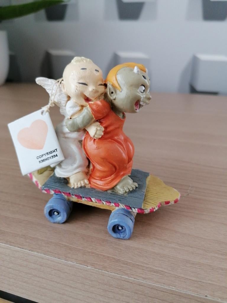 Duivel en engel. Gabriel en Lucifer. KMH 1994. Beeldje., Enlèvement ou Envoi, Utilisé