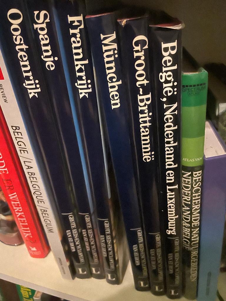 Grote reisgids reisboek A ES F D GB B NL LUX Lekturama, Ophalen