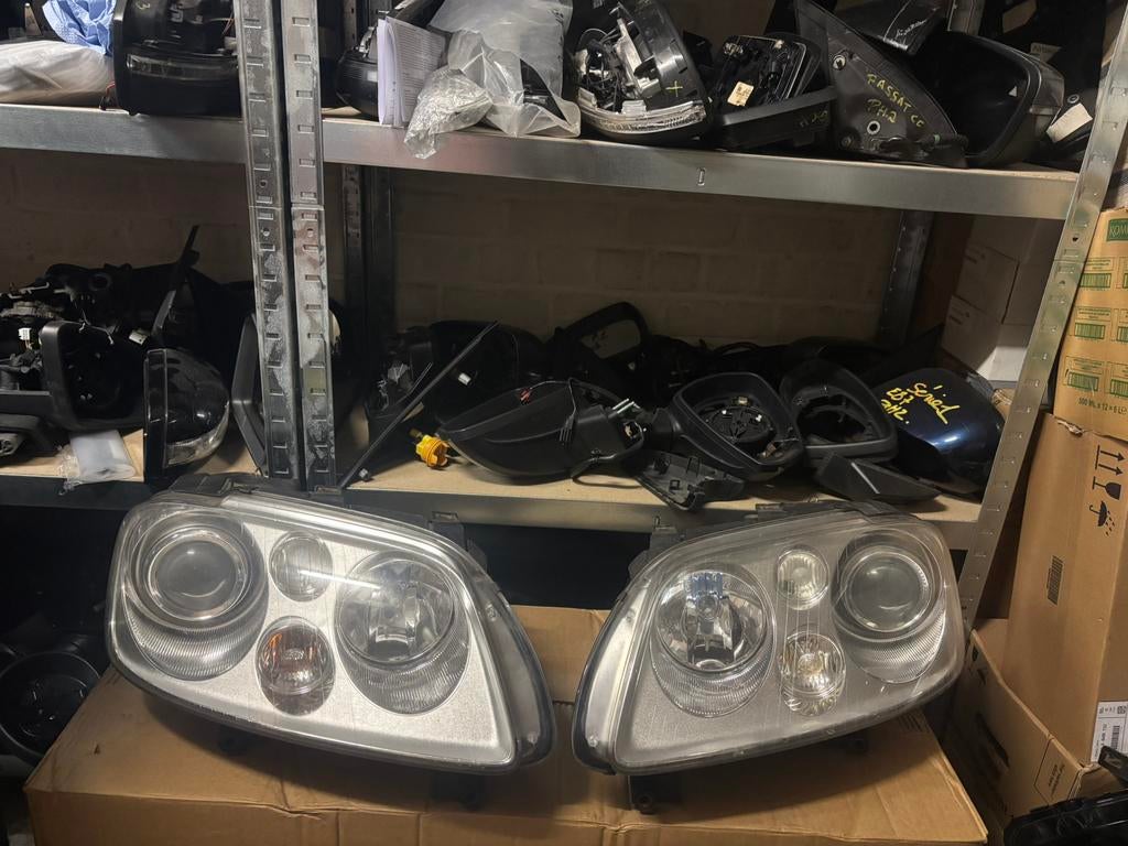 Phares gch+drt BI XENON VW Touran châssis 1TO année 2003-07, Autos : Pièces & Accessoires, Enlèvement ou Envoi, Utilisé, Volkswagen