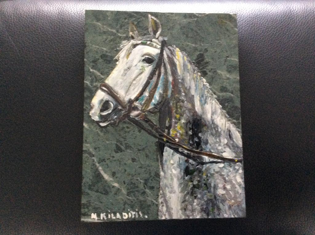 Schilderij paardenhoofd M. Kiladitis op marmer, Enlèvement ou Envoi