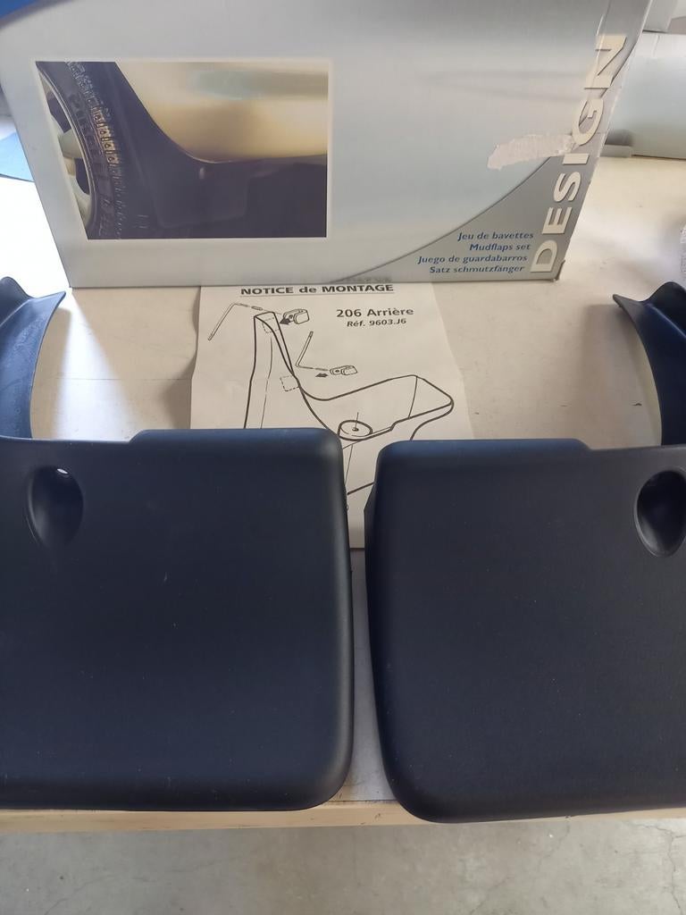 JEUX DE BAVETTES ARRIÈRE NEUVE PEUGEOT 206 3/5 PORTES 20€, Enlèvement ou Envoi, Peugeot