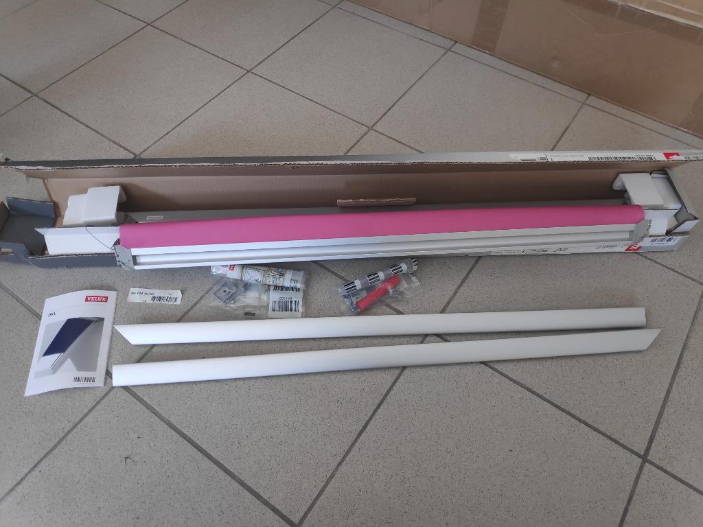 Nieuw: Velux verduisterend rolgordijn DKL P04 1085S, Huis en Inrichting, Stoffering | Gordijnen en Lamellen, Nieuw, Minder dan 100 cm