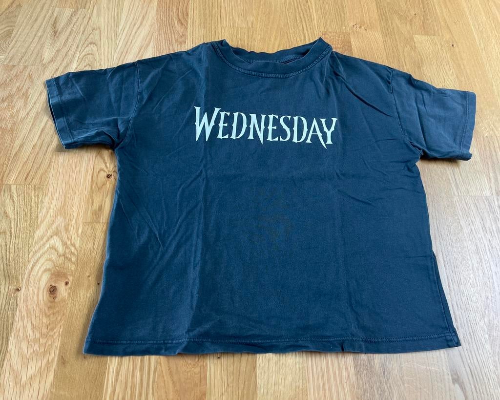 T-shirt « Mercredi » Zara t.130, Kinderen en Baby's, Kinderkleding | Maat 128, Meisje, Ophalen of Verzenden, Zara, Overige typen