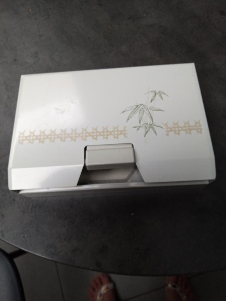 Vintage wandgemonteerde koffiefilterhouder