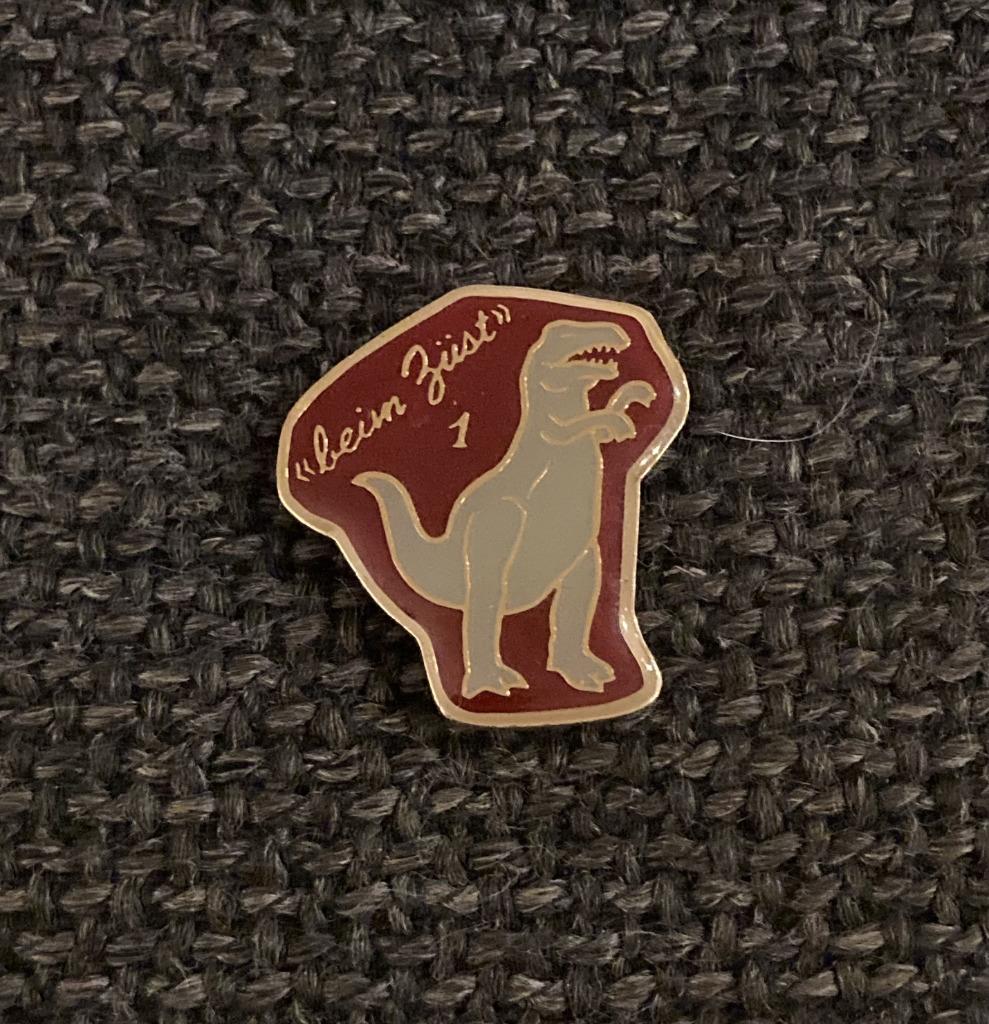 PIN - DINO - DINOSAURUS - DINOSAURE, Envoi, Utilisé, Animal et Nature, Insigne ou Pin's