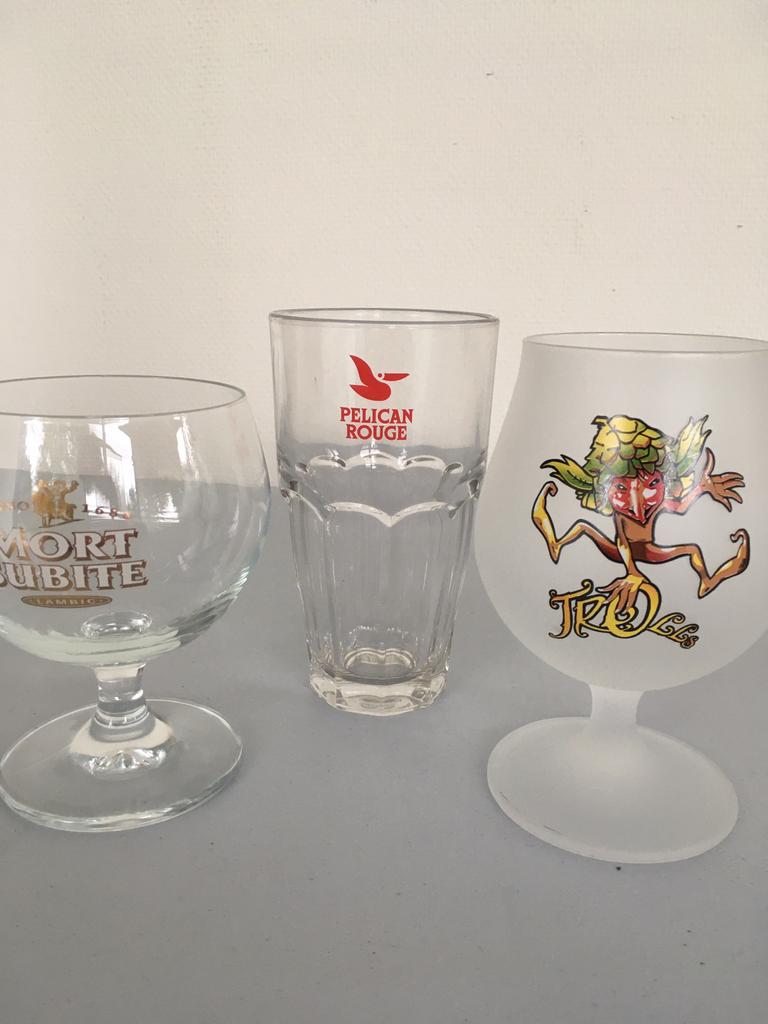 Lot 3 bierglazen MORT SUBITE, PELICANS ROUGE, TROLL., Collections, Enlèvement