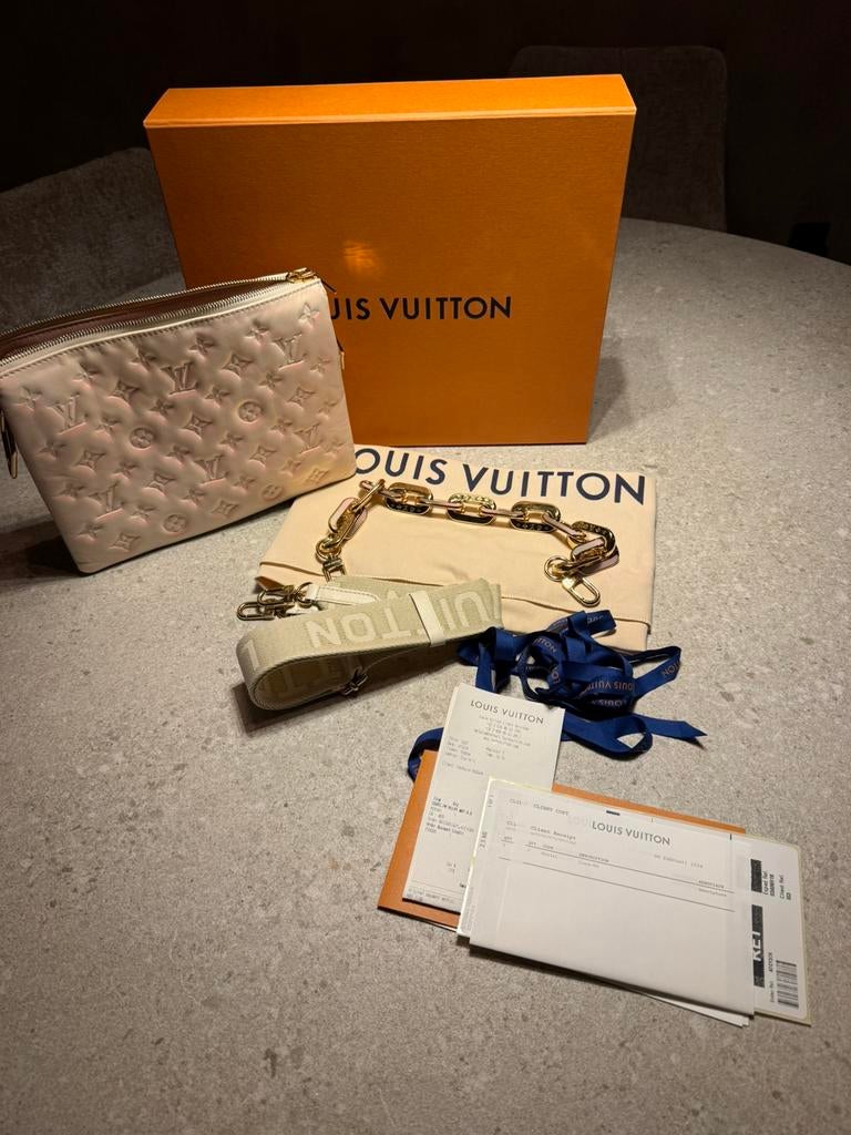 LOUIS VUITTON COUSSIN PM, Handtassen en Accessoires, Tassen | Damestassen, Zo goed als nieuw, Handtas, Ophalen