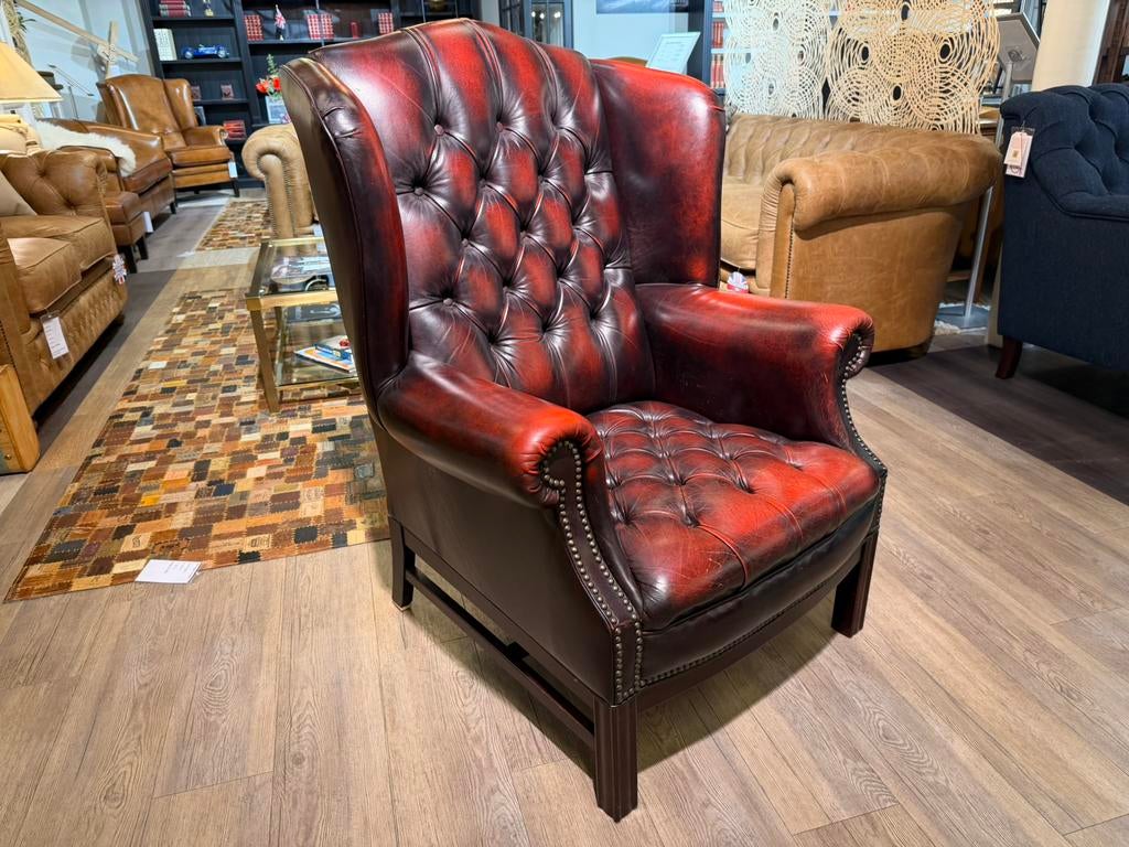 Originele chesterfield oor fauteuil Buttonseat antiek rood, Ophalen of Verzenden, Zo goed als nieuw