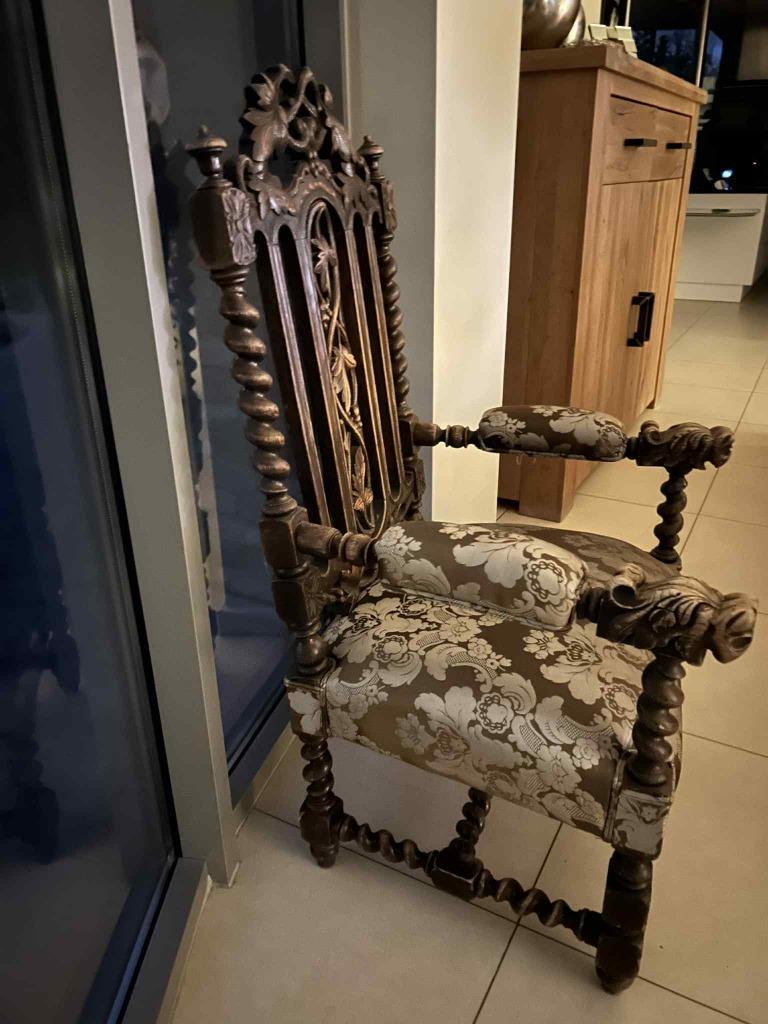 PATER - BIECHT  STOEL ..200€ ...volledig restauratie, Ophalen