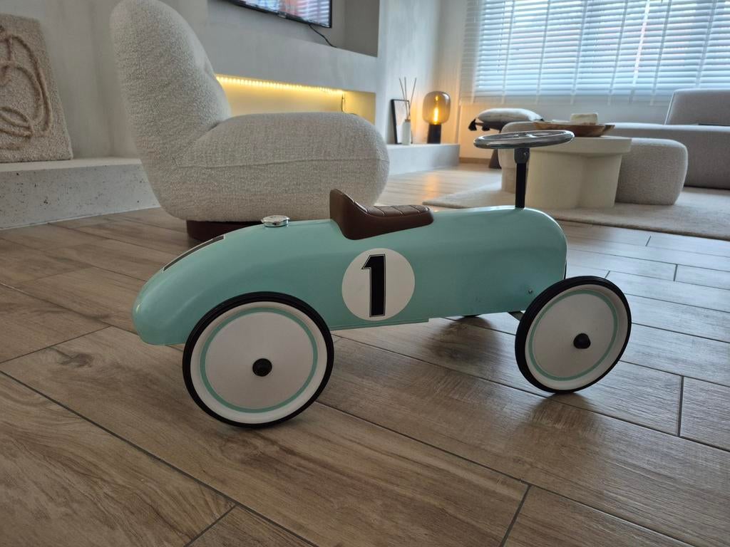 Retro loopauto., Ophalen