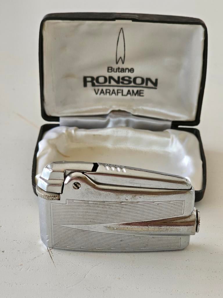 Ronson Varaflame, een klassiek model dat in 1957, Enlèvement ou Envoi, Comme neuf