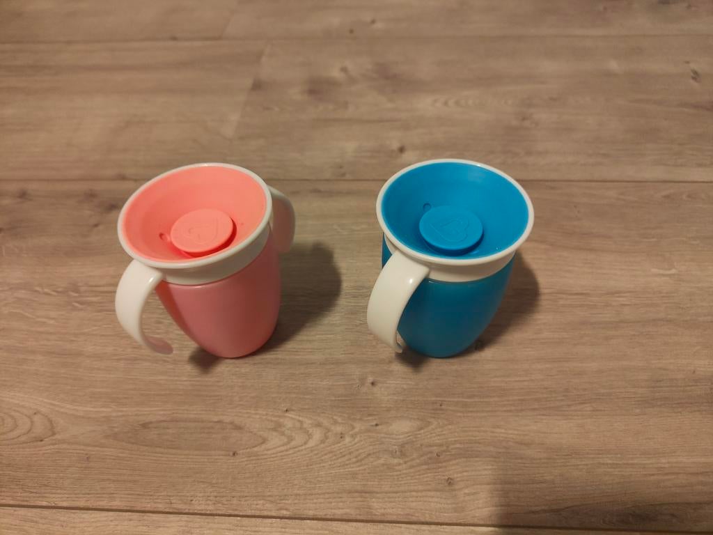 Munchkin oefenbeker Miracle 360C 207ml roze en/of blauw, Ophalen, Gebruikt