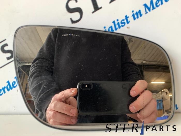 Spiegelglas rechts van een Mercedes E-Klasse, Ophalen of Verzenden, 3 maanden garantie, Gebruikt, Mercedes-Benz