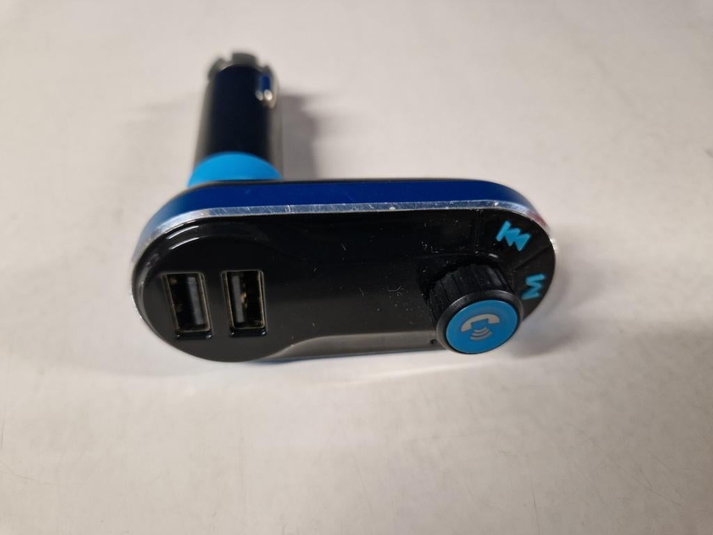 FM transmitter usb sd aux bluetooth, Ophalen of Verzenden, Zo goed als nieuw
