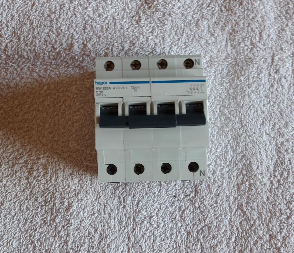 HAGER MW620A C20A tetrapolaire stroomonderbreker - nieuw, Doe-het-zelf en Bouw, Ophalen of Verzenden, Nieuw