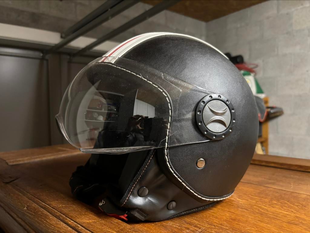 stijlvolle helm zo goed als nieuw.XS, Ophalen, Zo goed als nieuw