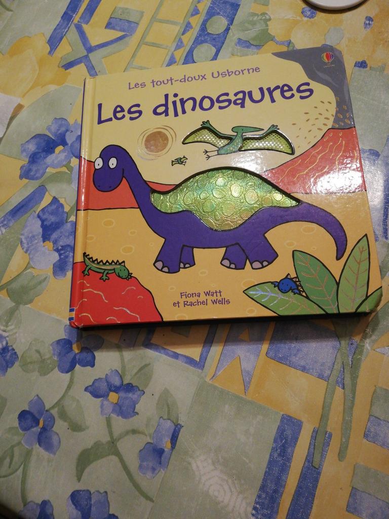 Les dinosaures. F. Watt. R. Wells., Ophalen of Verzenden, Zo goed als nieuw