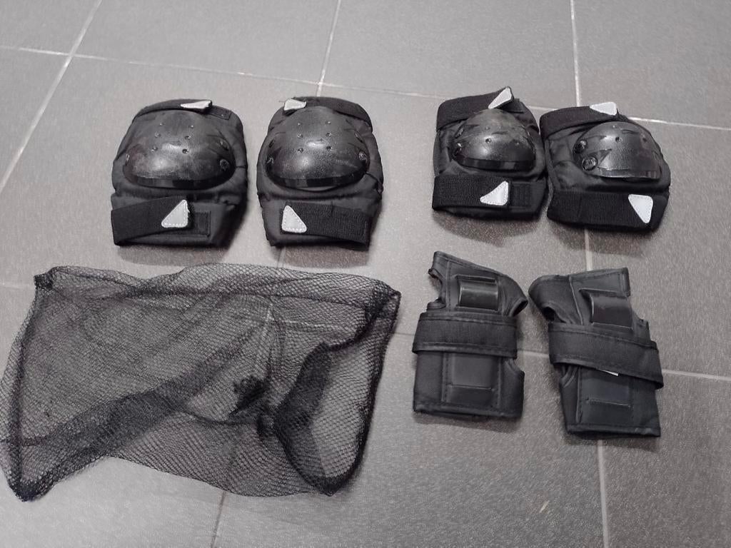 Set knie-, pols-, elleboogbeschermers., Sport en Fitness, Ophalen