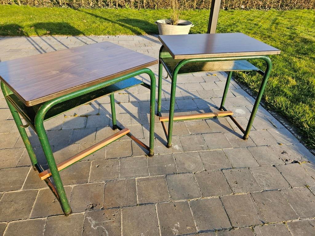 Oude schoolbankjes, Ophalen, Zo goed als nieuw