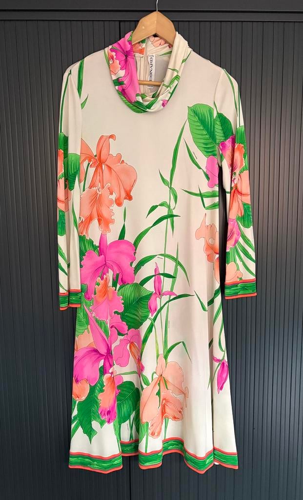 Robe fleurie et colorée sur fond beige LEONARD - 350€, Kleding | Dames, Beige, Ophalen of Verzenden, Zo goed als nieuw, Knielengte