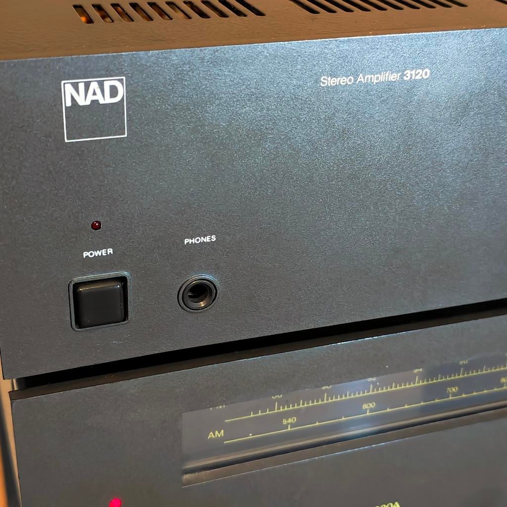 Ampli NAD 3120  et Radio, Enlèvement, Comme neuf, Sono