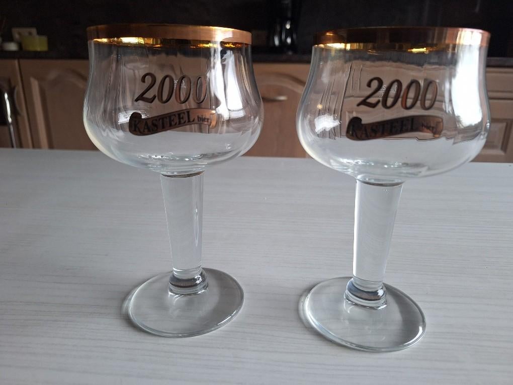 2 bierglazen Kasteelbier 2000, Verzamelen, Ophalen of Verzenden, Zo goed als nieuw, Bierglas