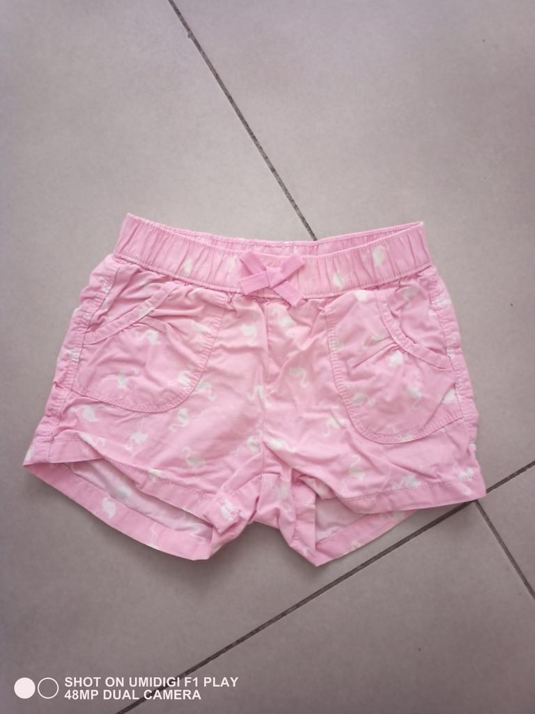 Short C&A, Enfants & Bébés, Vêtements enfant | Taille 104, Pantalon, C&A, Enlèvement ou Envoi, Comme neuf