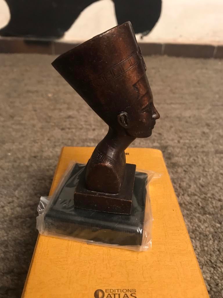 BRONS BEELDJE KONINGIN NEFERTITI, Antiek en Kunst, Ophalen, Brons