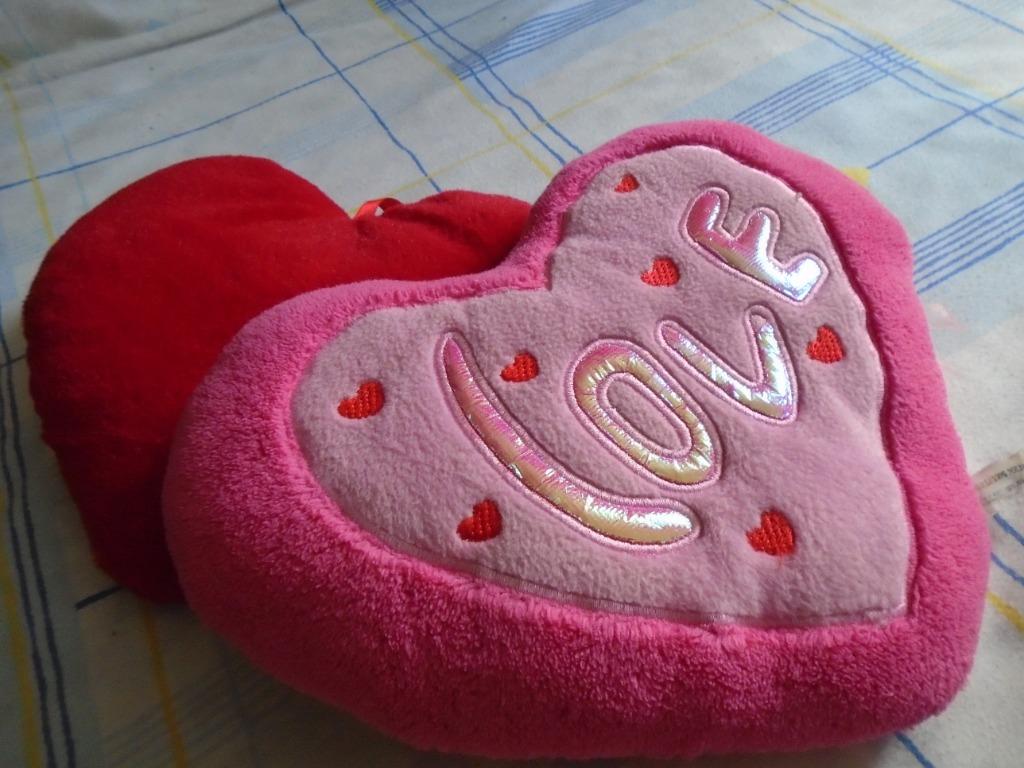 COUSSINS"COEURS"LOVE"TISSU EPONGE +ROBOT"SR-O1" GRATIS, Antiquités & Art, Antiquités | Autres Antiquités, Enlèvement ou Envoi