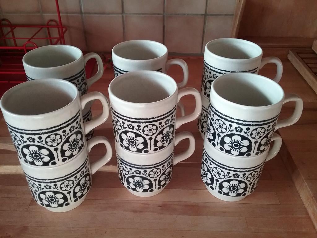 Lot de 12 mugs vintages "Biltons England" NEUFS années 1970, Neuf, Enlèvement ou Envoi, Autres styles, Porcelaine