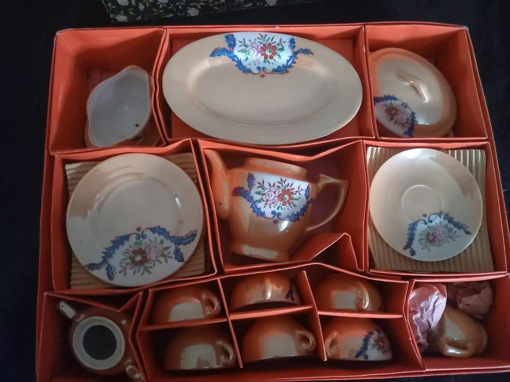 Ancien service à thé ( dînette), Enlèvement ou Envoi