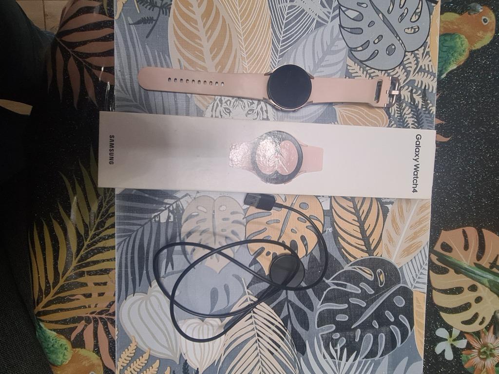 Montre connecté galaxy watch 4 gold, Enlèvement, État, Comme neuf